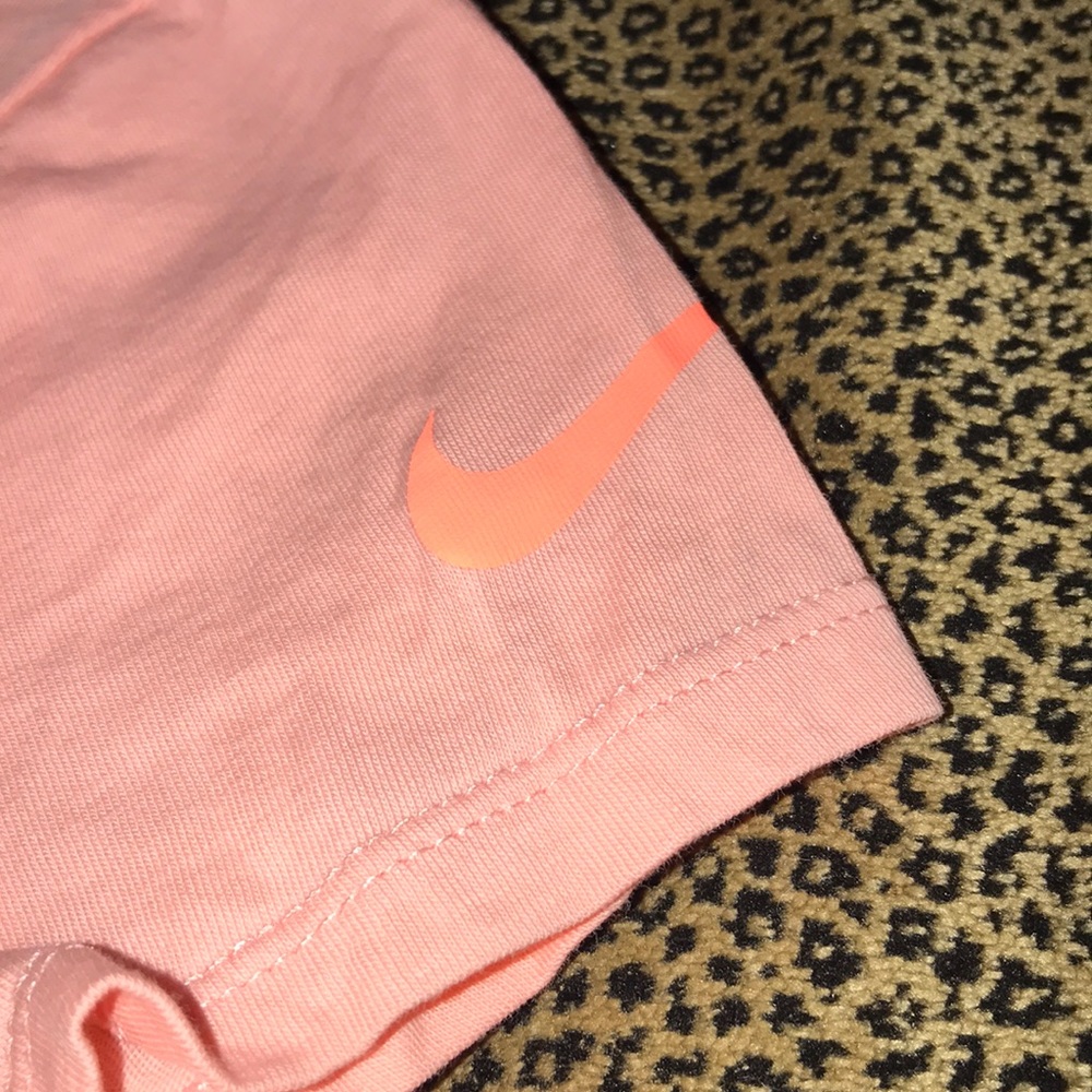Nike Tee - Picture 2 of 4